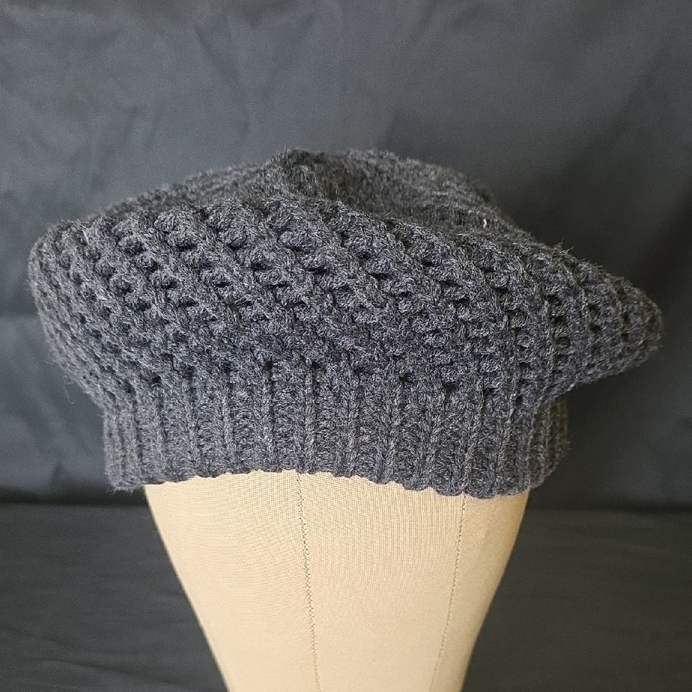 Gray Knit Beret Hat #204